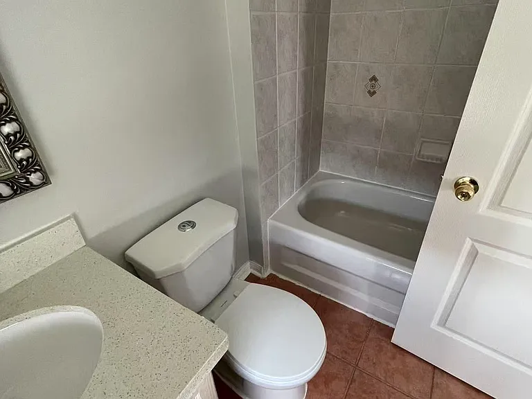 80 Acorn Pl #112 — Photo 14