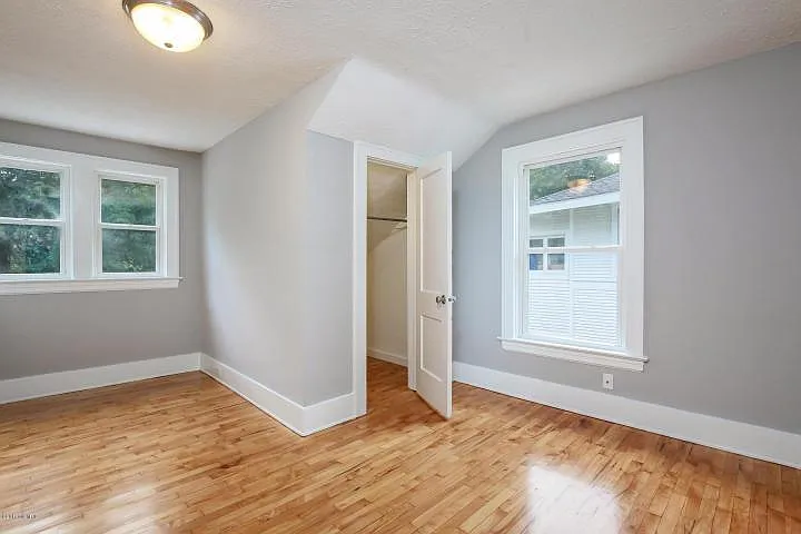 2042 Francis Ave SE — Photo 16