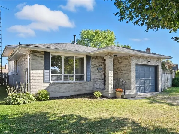 6346 Charnwood Ave, Niagara Falls, ON L2H 2K7