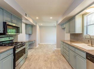 1808 Lakeview Dr, Navasota, TX 77833