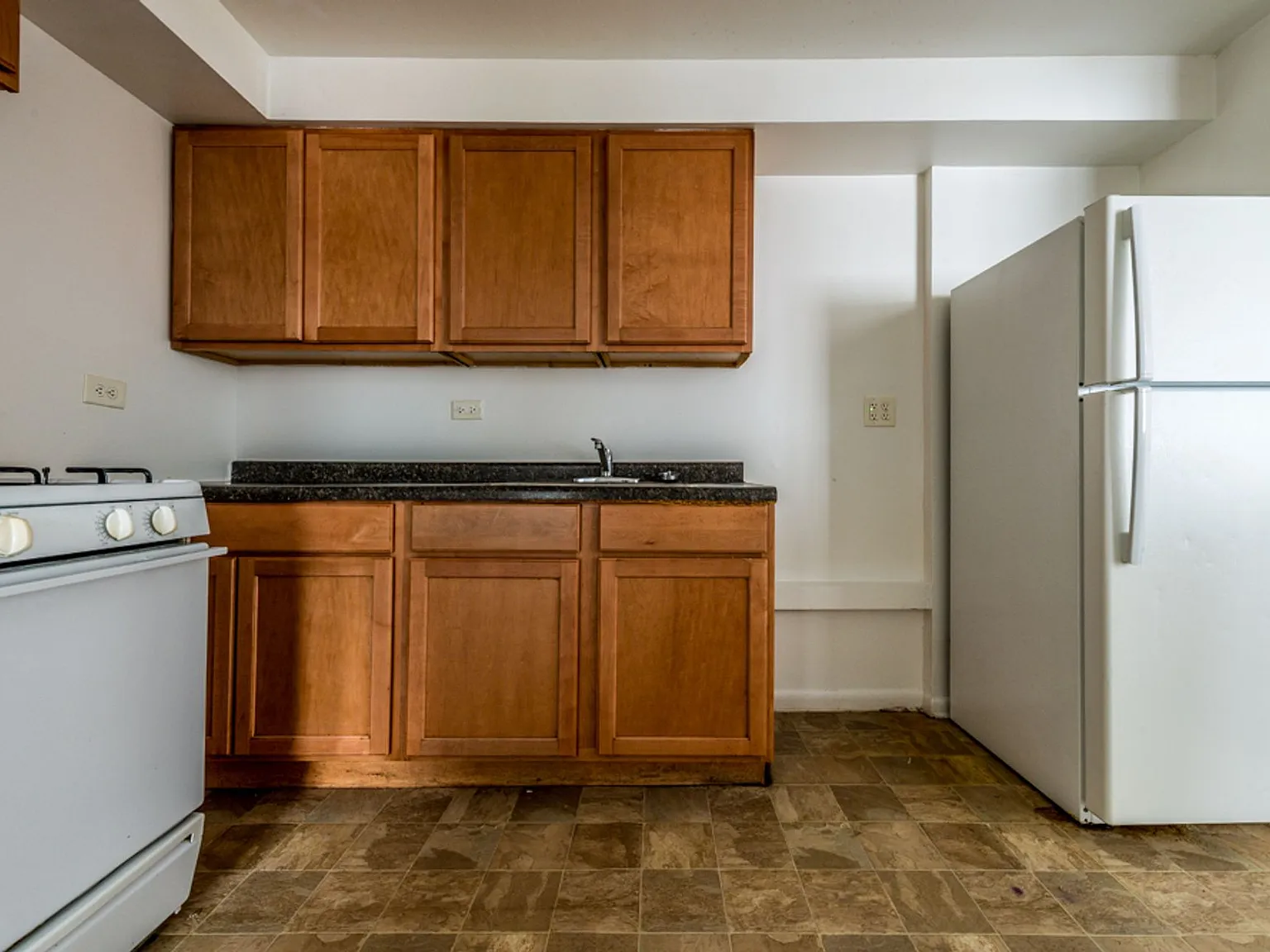 8345 S Drexel — Photo 3