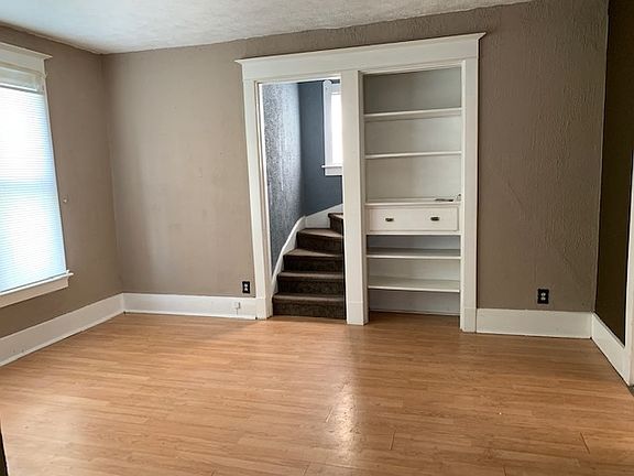 4th image of 227 Richmond Ave