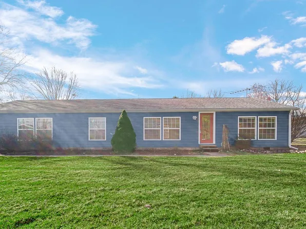 614 E Sigler St, Hebron, IN 46341