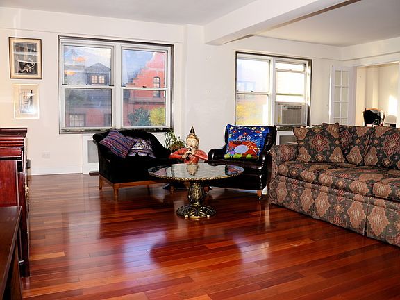 2nd image of 135 Willow St APT 506
