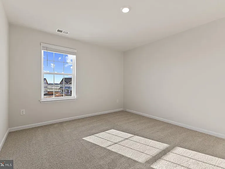 574 Atkinson St — Photo 17