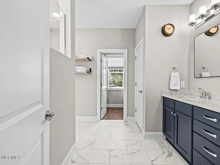 182 Lakeview Dr — Photo 33