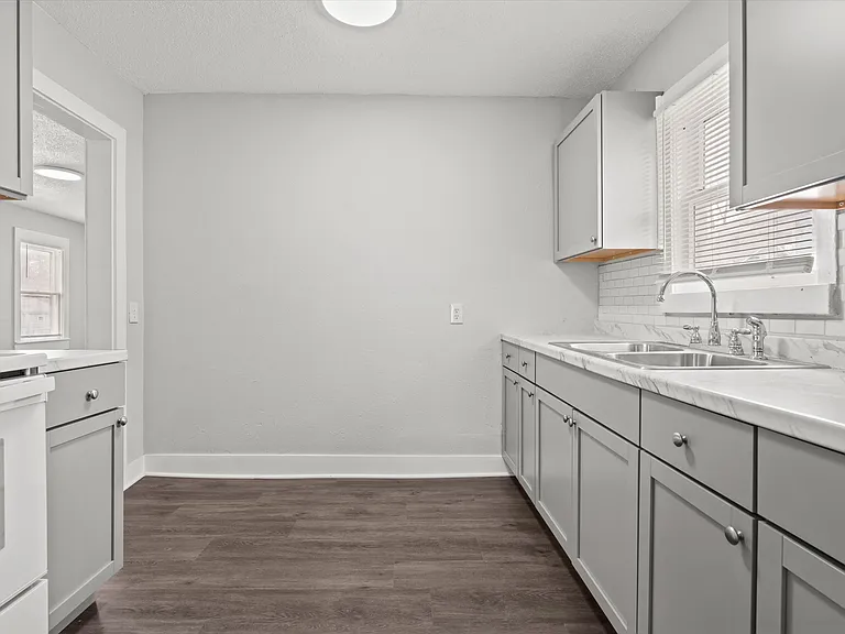 6915 Agnes Ave #1 — Photo 7