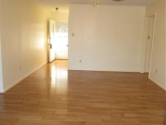 2nd image of 2720 Phyllis Dr