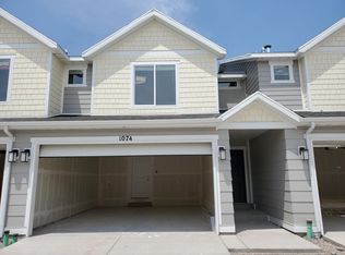 1074 E Waterway Ln, Saratoga Springs, UT 84045