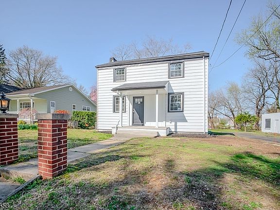 3rd image of 45 Burke Ave