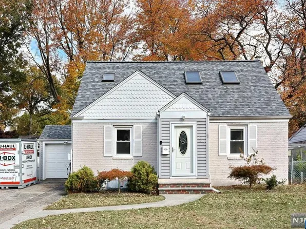 660 Ward Ave, Westwood, NJ 07675
