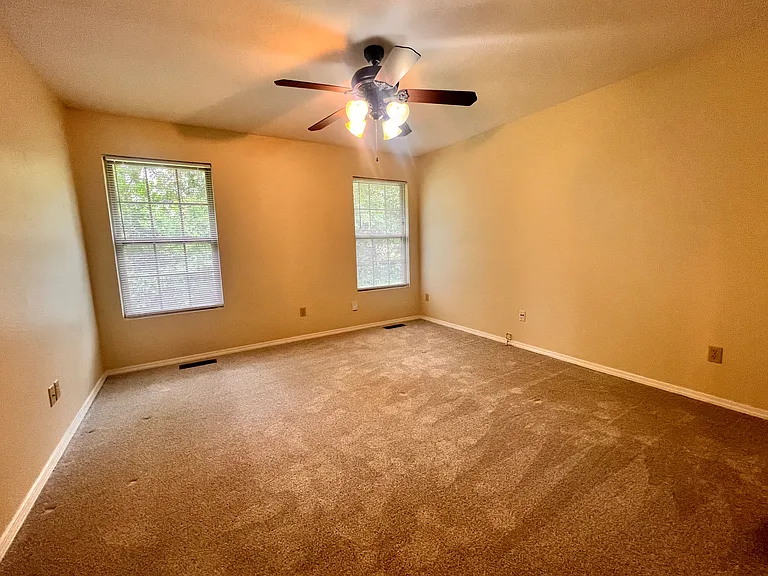 436 N Chandler Ave — Photo 9