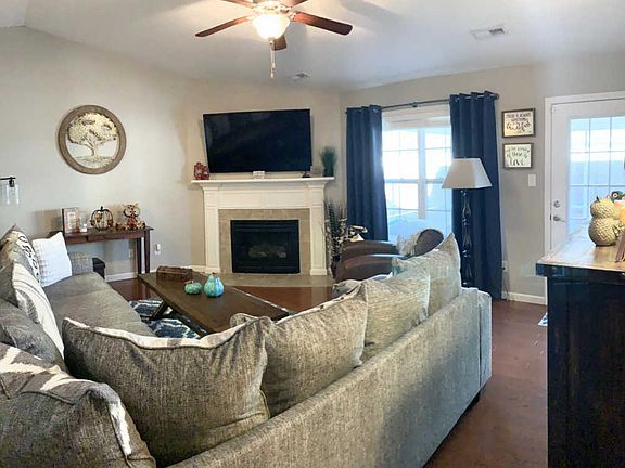 4th image of 5010 White Petal Way