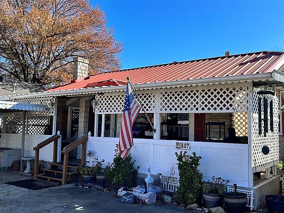 2nd image of 607 E Robert S Kerr Blvd