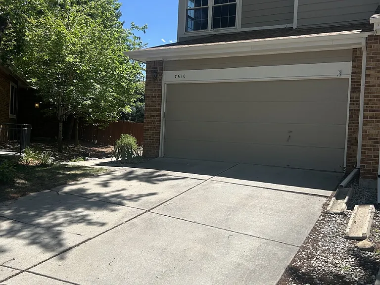 7610 E Gunnison Pl — Photo 2
