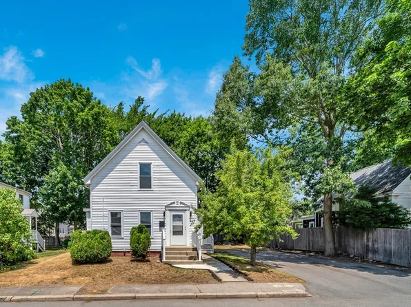 77 Reed St, Rockland, MA 02370