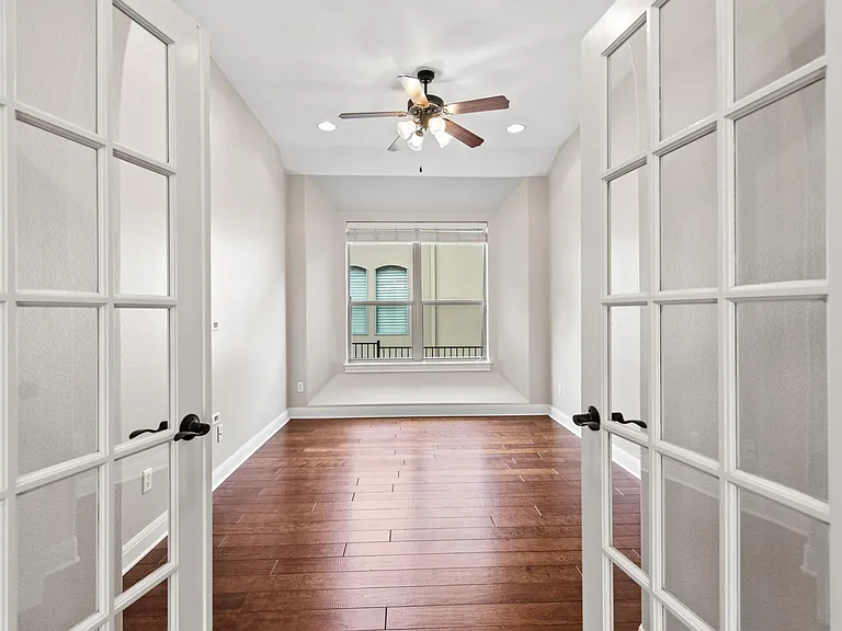 11709 Woodland Hills Trl — Photo 12