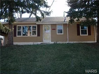 3208 Lynros Dr photo 1