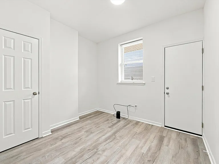 613 N 56th St — Photo 11