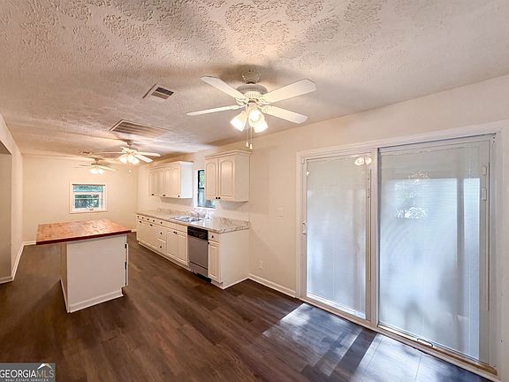 2nd image of 3808 Shane Ct