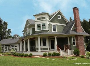 82 Apple St, Essex, MA 01929