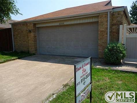 4th image of 2202 Jamestown Ct