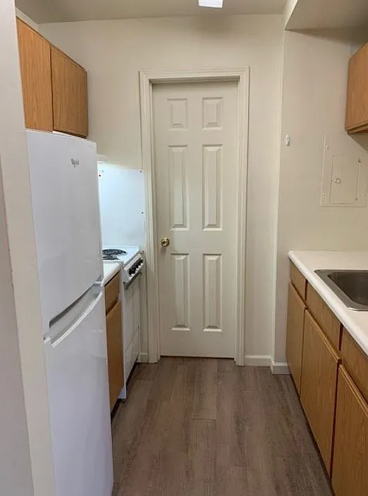 405 Monroe St — Photo 2