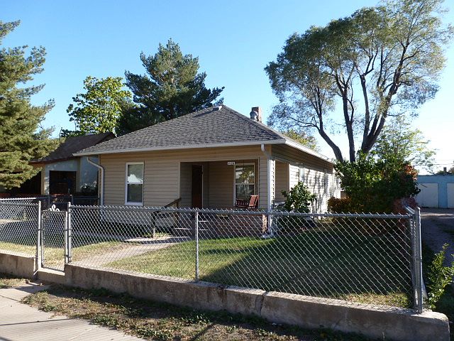 1st image of 1520 E 8th St