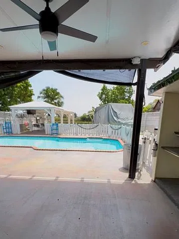 3 bed, 2.5 bath, 1654 sqft, $4,500 — Photo 4