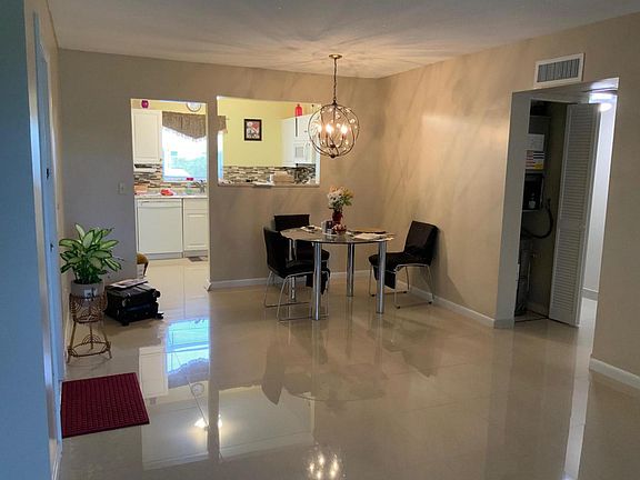 2nd image of 410 NE 17th Ave APT 104