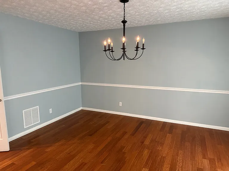 2374 Stafford Dr — Photo 12