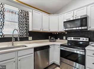 1496 Rolling Ln, Harpers Ferry, WV 25425