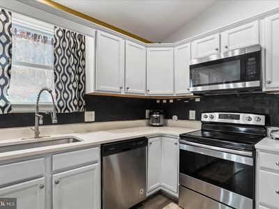 1496 Rolling Ln, Harpers Ferry, WV, 25425