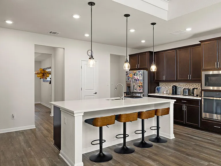 604 Spindrift Ln — Photo 7