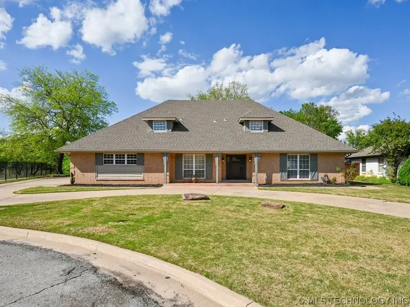 710 Meadowood Dr, Broken Arrow, OK 74011