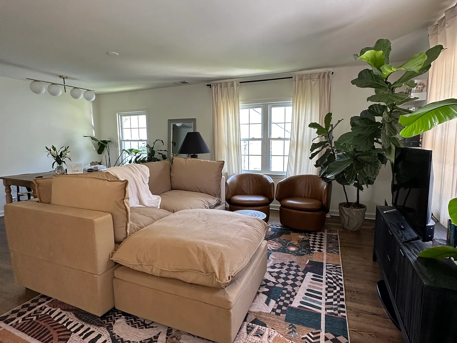 2 bed, 1161 sqft, $4,000 — Photo 2