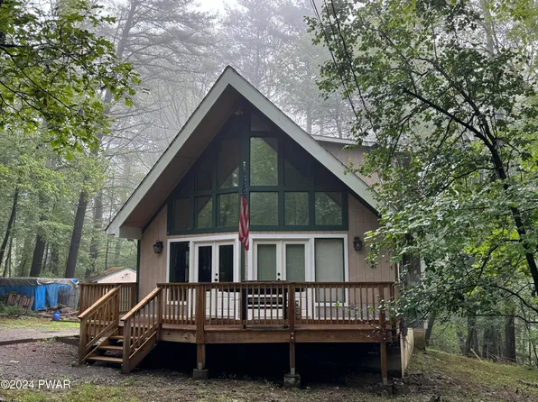 106 Carol Ct, Dingmans Fry, PA 18328