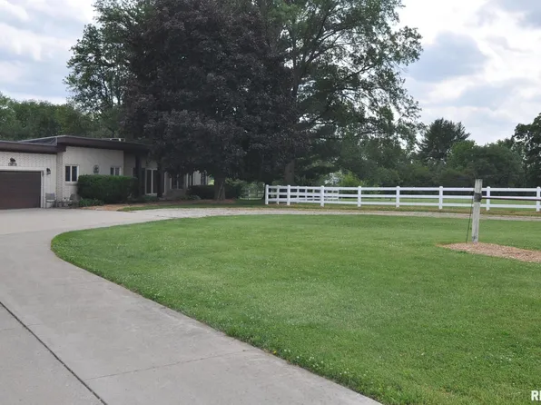 18616 35th Ave N, East Moline, IL 61244