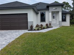 322 Albatross Rd, Rotonda West, FL 33947