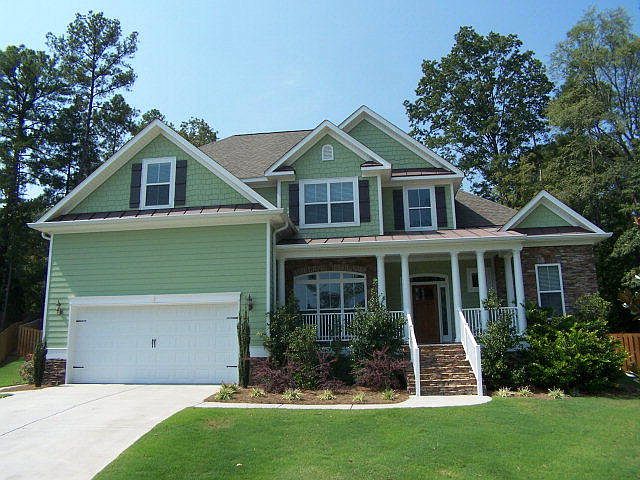 Front view of home.