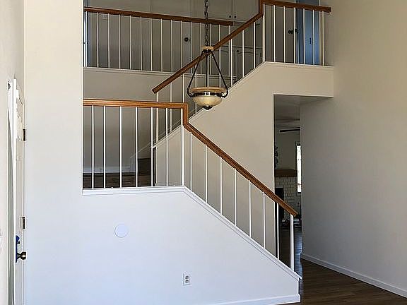 2nd image of 17 Cherry Blossom Ct
