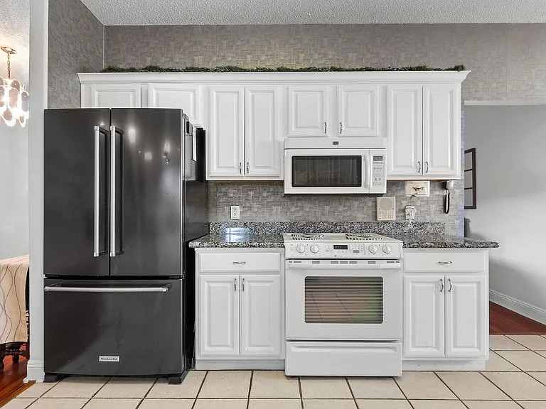8432 Millstream Dr — Photo 11