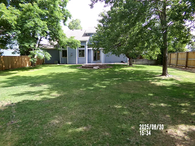 2032 Prairie View Ct — Photo 12