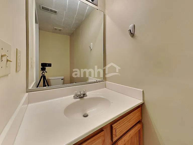 2565 Chateaugay Ct — Photo 10