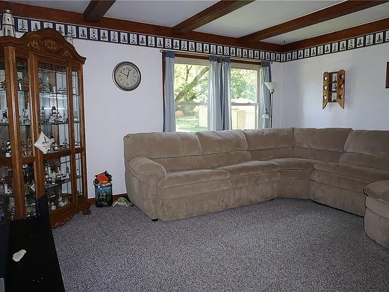 412 McLaughlin Ave — Photo 7