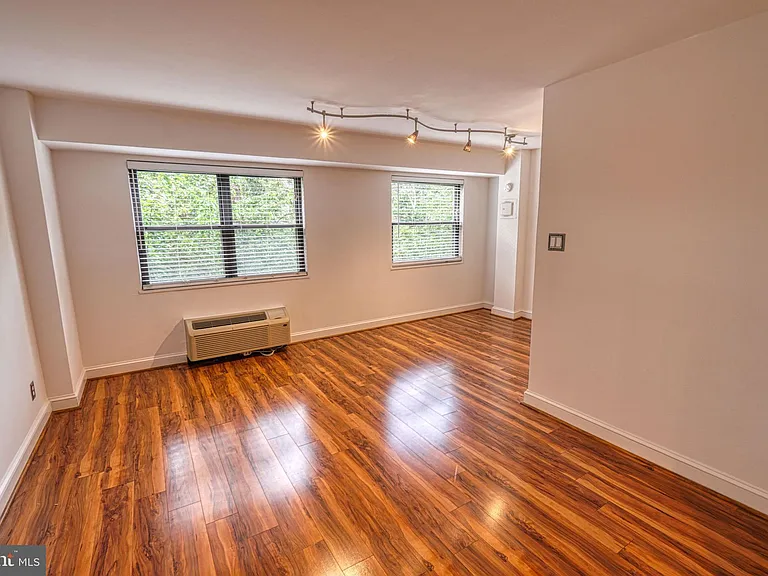 1801 Clydesdale Pl NW #311 — Photo 23
