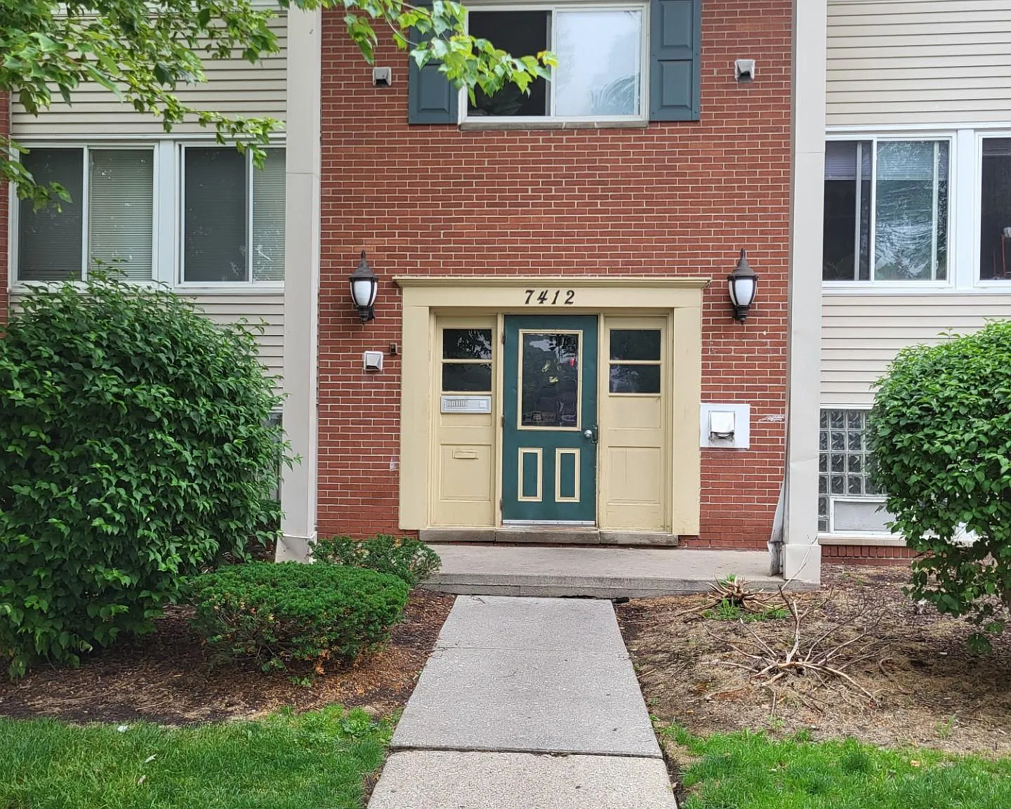 1 bed, 764 sqft, $1,050 — Photo 1