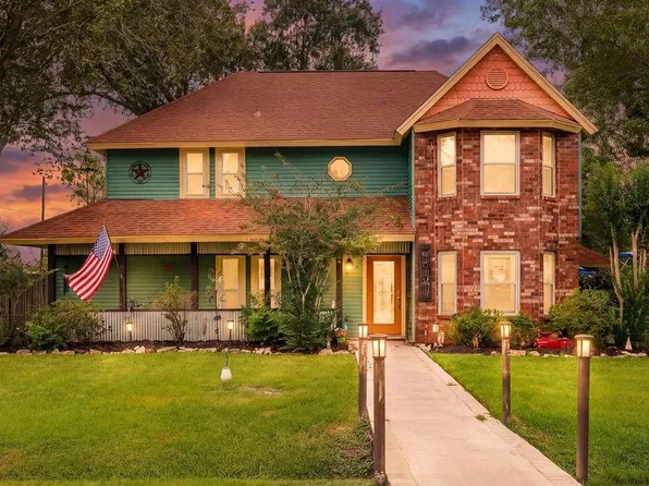 602 Renaldo St, Dickinson, TX 77539