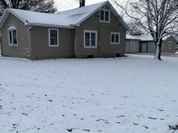 215 Houghton Main St, Donnellson, IA 52625