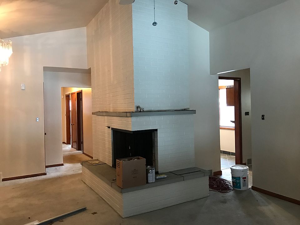 1st image of 218 S Belvoir Blvd